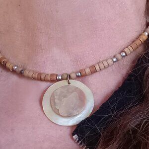 Beautiful Earth Tones for Your Neck!